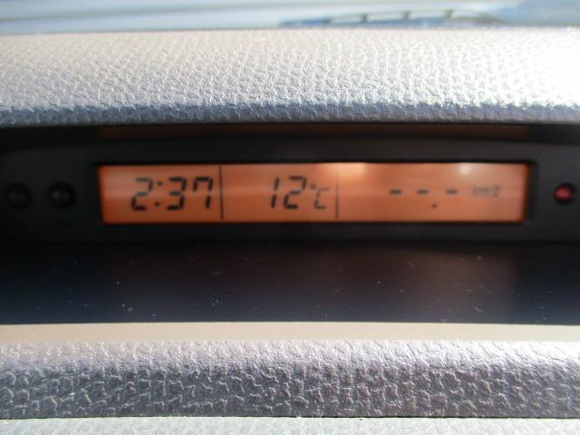 スイフト １．３ＸＧ　４ＷＤ　５速マニュアル　ナビ　ＣＤ／ＤＶＤ　オートエアコン　フロント左右シートヒーター　ワイパーデアイサー　ヒーテッドドアミラー　純正セキュリティ　スマートキー　キーフリー　１４インチＡＷ（25枚目）