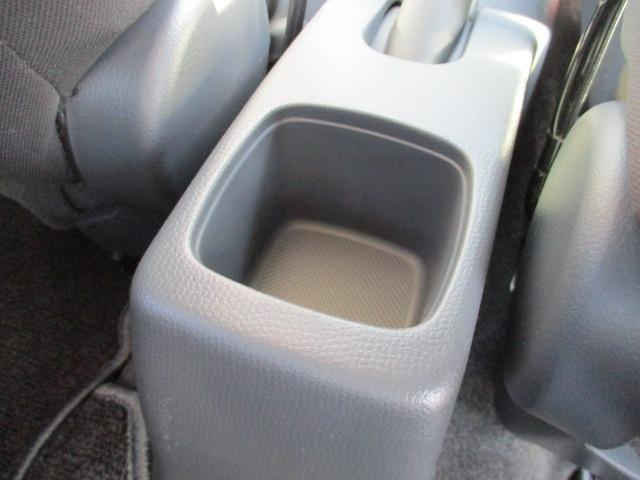 スイフト １．３ＸＧ　４ＷＤ　５速マニュアル　ナビ　ＣＤ／ＤＶＤ　オートエアコン　フロント左右シートヒーター　ワイパーデアイサー　ヒーテッドドアミラー　純正セキュリティ　スマートキー　キーフリー　１４インチＡＷ（27枚目）