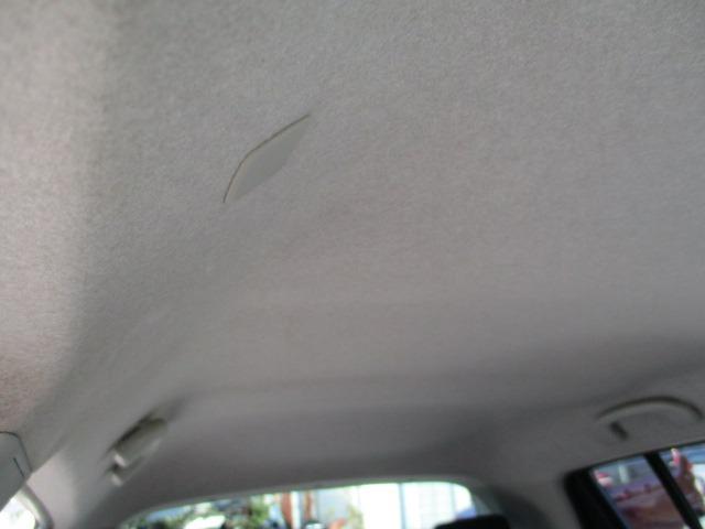 スイフト １．３ＸＧ　４ＷＤ　５速マニュアル　ナビ　ＣＤ／ＤＶＤ　オートエアコン　フロント左右シートヒーター　ワイパーデアイサー　ヒーテッドドアミラー　純正セキュリティ　スマートキー　キーフリー　１４インチＡＷ（32枚目）