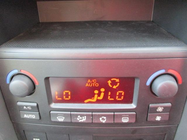 ２０７ ベースグレード　５速アニュアル　左右独立フルオートエアコン　６エアバック　ＡＢＳ　ＥＳＰ　キーレス　純正ＣＤオーディオ　インフォメーションディスプレイ　ウィンカードドアミラー　１６インチアルミ（14枚目）