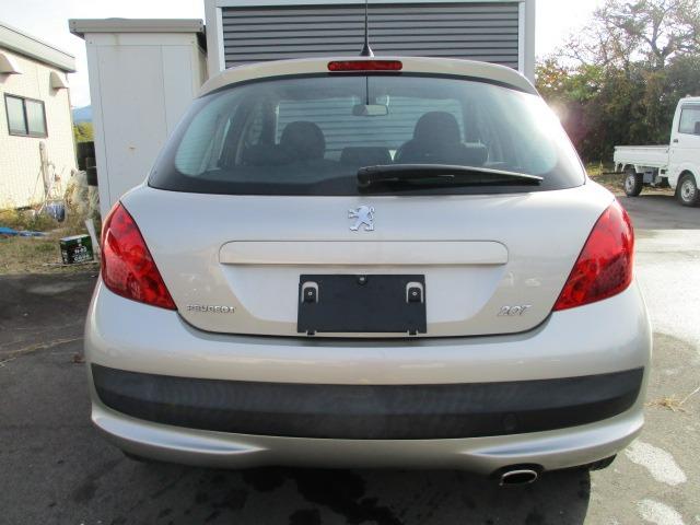 ２０７ ベースグレード　５速アニュアル　左右独立フルオートエアコン　６エアバック　ＡＢＳ　ＥＳＰ　キーレス　純正ＣＤオーディオ　インフォメーションディスプレイ　ウィンカードドアミラー　１６インチアルミ（39枚目）