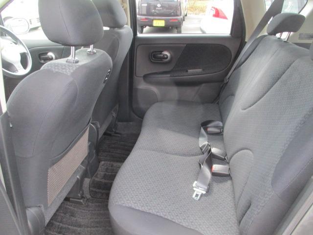 ノート １６Ｘ　５速マニュアル　純正オプションナビフルセグＴＶ　ＣＤ／ＤＶＤブルートゥース前後クリアランスソナー　ＷエアバックＡＢＳインテリジェントキーキーフリーヘッドライトレベライザードアバイザープライバシーガラス（12枚目）