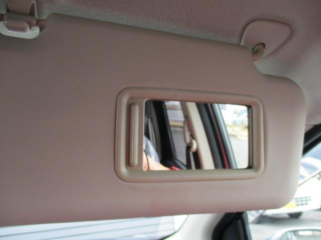 ノート １６Ｘ　５速マニュアル　純正オプションナビフルセグＴＶ　ＣＤ／ＤＶＤブルートゥース前後クリアランスソナー　ＷエアバックＡＢＳインテリジェントキーキーフリーヘッドライトレベライザードアバイザープライバシーガラス（24枚目）