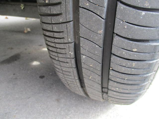 ノート １６Ｘ　５速マニュアル　純正オプションナビフルセグＴＶ　ＣＤ／ＤＶＤブルートゥース前後クリアランスソナー　ＷエアバックＡＢＳインテリジェントキーキーフリーヘッドライトレベライザードアバイザープライバシーガラス（35枚目）