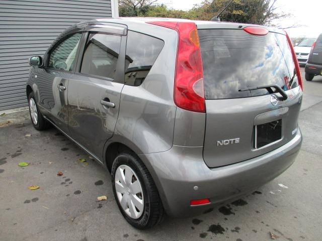 ノート １６Ｘ　５速マニュアル　純正オプションナビフルセグＴＶ　ＣＤ／ＤＶＤブルートゥース前後クリアランスソナー　ＷエアバックＡＢＳインテリジェントキーキーフリーヘッドライトレベライザードアバイザープライバシーガラス（45枚目）