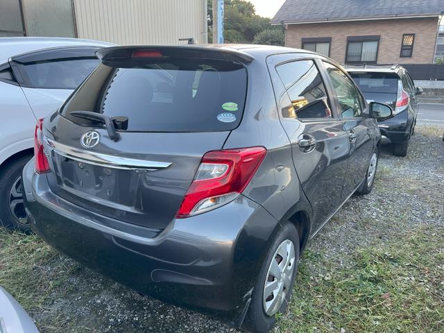 ヴィッツ Ｆ（3枚目）