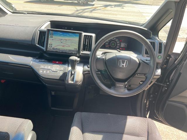 ステップワゴンスパーダ Ｚ　カーナビ　バックカメラ　ＥＴＣ　両側電動スライドドア（12枚目）