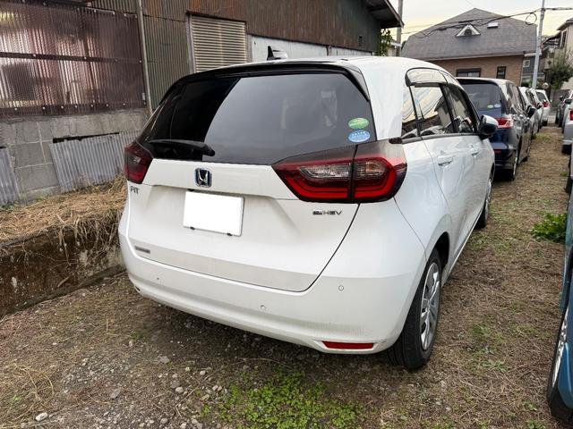 フィット ｅ：ＨＥＶベーシック　カーナビ　バックカメラ　ＥＴＣ　ドライブレコーダー　オートライト（3枚目）