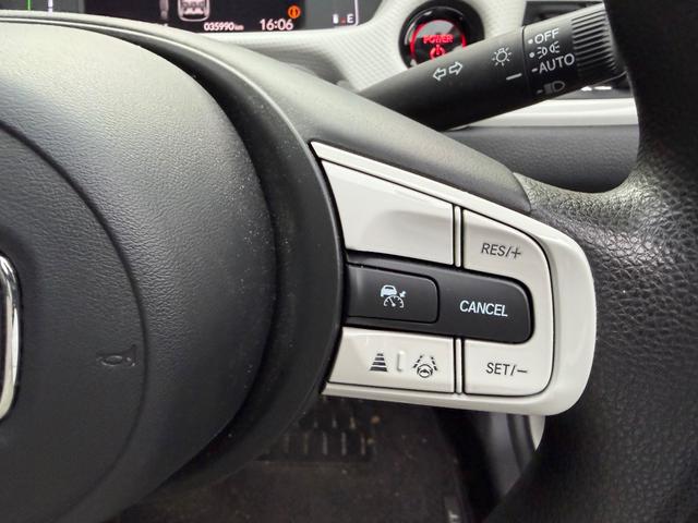 フィット ｅ：ＨＥＶベーシック　カーナビ　バックカメラ　ＥＴＣ　ドライブレコーダー　オートライト（15枚目）