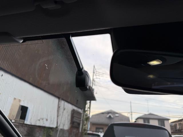 フィット ｅ：ＨＥＶベーシック　カーナビ　バックカメラ　ＥＴＣ　ドライブレコーダー　オートライト（26枚目）