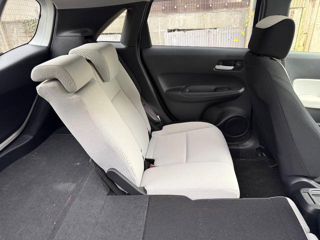 フィット ｅ：ＨＥＶベーシック　カーナビ　バックカメラ　ＥＴＣ　ドライブレコーダー　オートライト（28枚目）