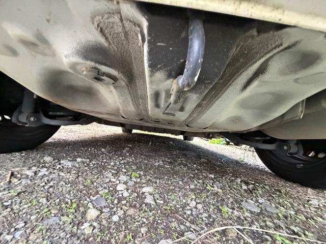 フィット ｅ：ＨＥＶベーシック　カーナビ　バックカメラ　ＥＴＣ　ドライブレコーダー　オートライト（31枚目）