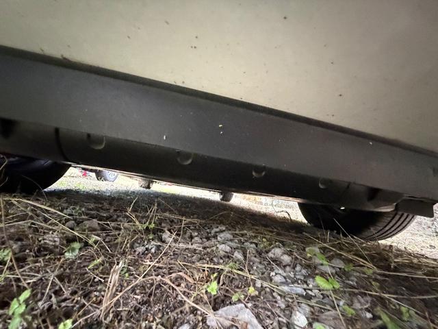 フィット ｅ：ＨＥＶベーシック　カーナビ　バックカメラ　ＥＴＣ　ドライブレコーダー　オートライト（32枚目）