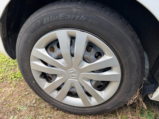 フィット ｅ：ＨＥＶベーシック　カーナビ　バックカメラ　ＥＴＣ　ドライブレコーダー　オートライト（34枚目）