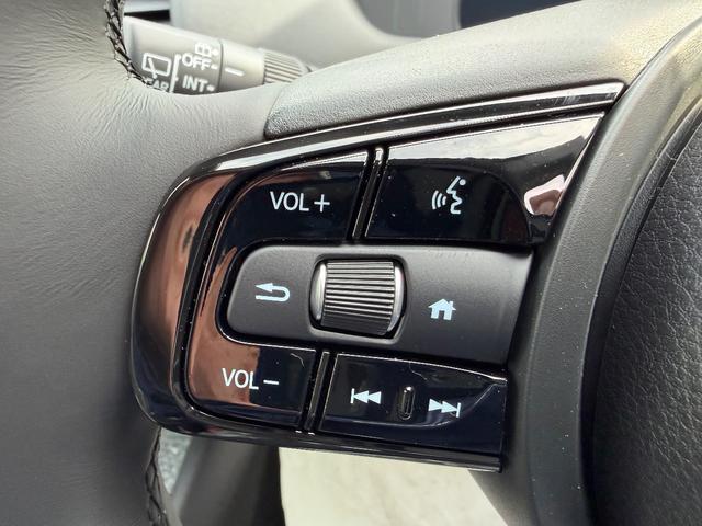 フィット ｅ：ＨＥＶホーム　ブラックスタイル　登録済未使用車　ＬＥＤヘッドライト　オートハイビーム　パーキングセンサー　アダプティブクルーズコントロール（12枚目）