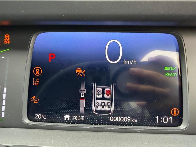 フィット ｅ：ＨＥＶホーム　ブラックスタイル　登録済未使用車　ＬＥＤヘッドライト　オートハイビーム　パーキングセンサー　アダプティブクルーズコントロール（13枚目）