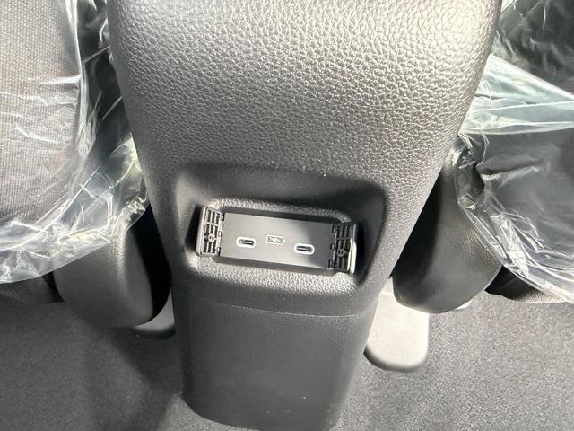 フィット ｅ：ＨＥＶホーム　ブラックスタイル　登録済未使用車　ＬＥＤヘッドライト　オートハイビーム　パーキングセンサー　アダプティブクルーズコントロール（21枚目）