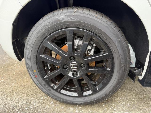 フィット ｅ：ＨＥＶホーム　ブラックスタイル　登録済未使用車　ＬＥＤヘッドライト　オートハイビーム　パーキングセンサー　アダプティブクルーズコントロール（34枚目）