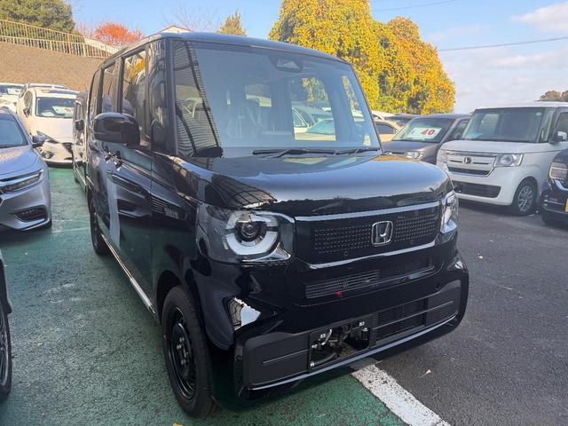 Ｎ－ＢＯＸ ベースグレード　ホンダセンシング　液晶メーター　オートライト　アダプティブクルーズコントロール　ＬＥＤヘッドライト　スマートキーシステム　電子制御パーキングブレーキ　ＶＳＡ（横すべり抑制装置）　オートハイビーム（4枚目）