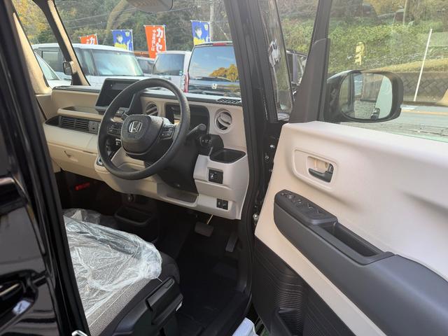 Ｎ－ＢＯＸ ベースグレード　ホンダセンシング　液晶メーター　オートライト　アダプティブクルーズコントロール　ＬＥＤヘッドライト　スマートキーシステム　電子制御パーキングブレーキ　ＶＳＡ（横すべり抑制装置）　オートハイビーム（5枚目）