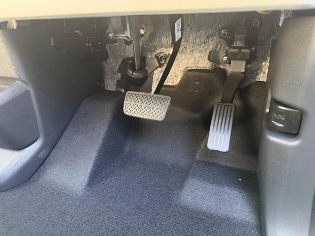 Ｎ－ＢＯＸ ベースグレード　ホンダセンシング　液晶メーター　オートライト　アダプティブクルーズコントロール　ＬＥＤヘッドライト　スマートキーシステム　電子制御パーキングブレーキ　ＶＳＡ（横すべり抑制装置）　オートハイビーム（8枚目）