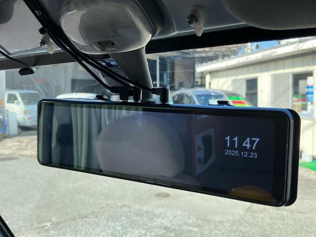 キャリイトラック ＫＣエアコン・パワステ　パートタイム　４ＷＤ　キャンピング　ディスプレイオーディオ　バックカメラ　Ｂｌｕｅｔｏｏｔｈ対応　デジタルインナーミラードラレコ　ＥＴＣ　サブバッテリー　社外キーレス　シンク　冷蔵庫　電子レンジ（18枚目）