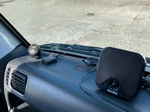 キャリイトラック ＫＣエアコン・パワステ　パートタイム　４ＷＤ　キャンピング　ディスプレイオーディオ　バックカメラ　Ｂｌｕｅｔｏｏｔｈ対応　デジタルインナーミラードラレコ　ＥＴＣ　サブバッテリー　社外キーレス　シンク　冷蔵庫　電子レンジ（19枚目）