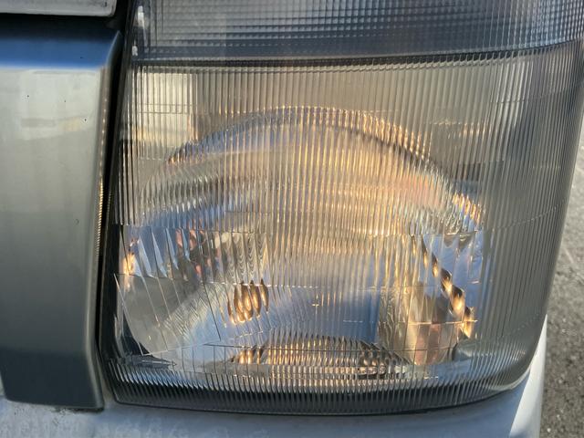 キャリイトラック ＫＣエアコン・パワステ　パートタイム　４ＷＤ　キャンピング　ディスプレイオーディオ　バックカメラ　Ｂｌｕｅｔｏｏｔｈ対応　デジタルインナーミラードラレコ　ＥＴＣ　サブバッテリー　社外キーレス　シンク　冷蔵庫　電子レンジ（24枚目）