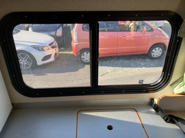 キャリイトラック ＫＣエアコン・パワステ　パートタイム　４ＷＤ　キャンピング　ディスプレイオーディオ　バックカメラ　Ｂｌｕｅｔｏｏｔｈ対応　デジタルインナーミラードラレコ　ＥＴＣ　サブバッテリー　社外キーレス　シンク　冷蔵庫　電子レンジ（50枚目）