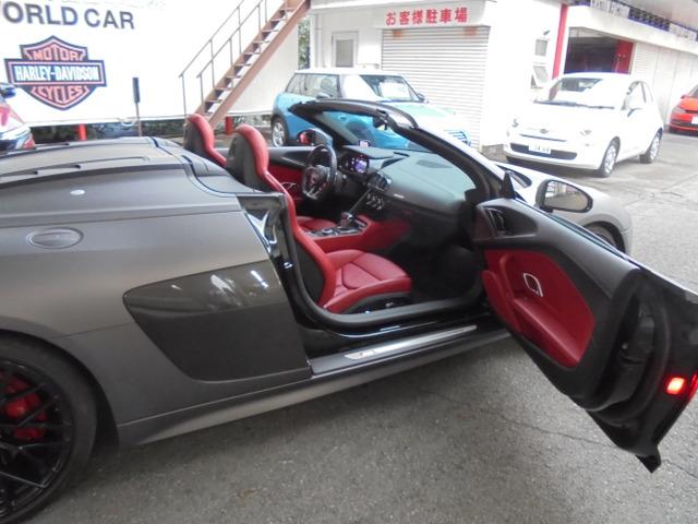 Ｒ８スパイダー ベースグレード　Ｖ１０　５．２　ＦＳＩ　クワトロ　４ＷＤ　２０１７年モデル　Ｃａｐｒｉｓｔｏエキゾースト　レッドレザー（15枚目）