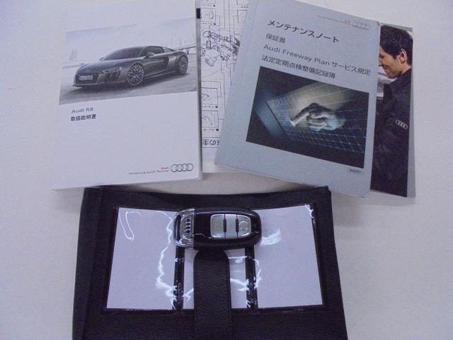Ｒ８スパイダー ベースグレード　Ｖ１０　５．２　ＦＳＩ　クワトロ　４ＷＤ　２０１７年モデル　Ｃａｐｒｉｓｔｏエキゾースト　レッドレザー（35枚目）
