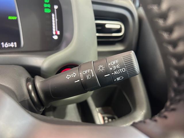 フリード ｅ：ＨＥＶクロスター　元試乗車１１インチナビＢカメラフルセグＤＶＤ再生Ｂｌｕｅｔｏｏｔｈ接続ＵＳＢ接続ＬＥＤヘッドライトルーフレール追突軽減ブレーキ電子パーキングオートブレーキホールド両側電動スライドドアスマートキー禁煙車（20枚目）
