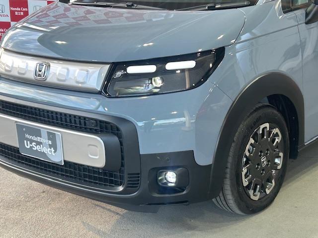 フリード ｅ：ＨＥＶクロスター　元試乗車１１インチナビＢカメラフルセグＤＶＤ再生Ｂｌｕｅｔｏｏｔｈ接続ＵＳＢ接続ＬＥＤヘッドライトルーフレール追突軽減ブレーキ電子パーキングオートブレーキホールド両側電動スライドドアスマートキー禁煙車（35枚目）