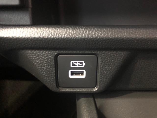 ＷＲ－Ｖ Ｚ＋　元試乗車ナビＢカメラフルセグＢｌｕｅｔｏｏｔｈ接続ＵＳＢ接続追突軽減ブレーキサイドカーテンエアバッグルーフレールＬＥＤヘッドライトフォグランプスマートキーオートエアコンホンダコネクト対応禁煙車（7枚目）