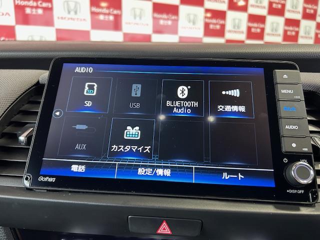 フィット クロスター　ナビＢカメラＥＴＣフルセグＤＶＤ再生Ｂｌｕｅｔｏｏｔｈ接続ＵＳＢ接続前後ドライブレコーダー電子パーキングオートブレーキホールド追突軽減ブレーキＬＥＤヘッドライトスマートキーワンオーナー禁煙車（5枚目）