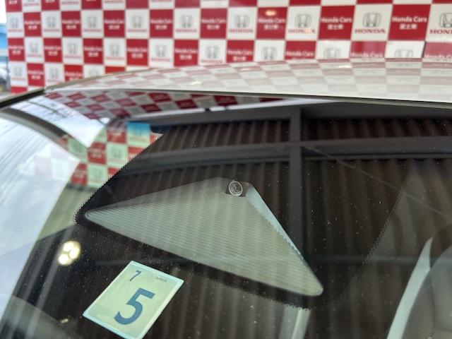 フィット クロスター　ナビＢカメラＥＴＣフルセグＤＶＤ再生Ｂｌｕｅｔｏｏｔｈ接続ＵＳＢ接続前後ドライブレコーダー電子パーキングオートブレーキホールド追突軽減ブレーキＬＥＤヘッドライトスマートキーワンオーナー禁煙車（22枚目）