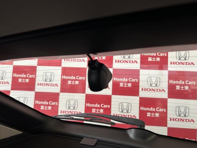 ヴェゼル ｅ：ＨＥＶＺ　ナビＢカメラＥＴＣ前後ドライブレコーダーパワーテールゲートブラインドスポットインフォメーションＬＥＤヘッドライト電子パーキングブレーキホールフルセグＢｌｕｅｔｏｏｔｈ接続ＵＳＢ接続禁煙車ワンオーナー（8枚目）