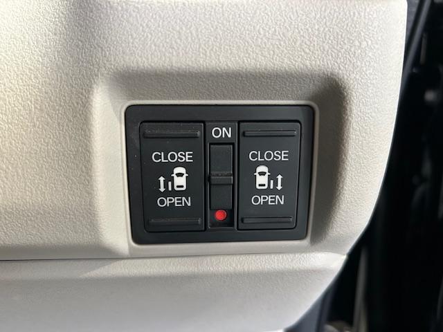 Ｎ－ＢＯＸ ベースグレード　ワンオーナー禁煙車ナビＢカメラＥＴＣ３カメラドラレコフルセグＤＶＤ再生Ｂｌｕｅｔｏｏｔｈ接続ＵＳＢ接続ＬＥＤヘッドライト追突軽減ブレーキオートブレーキホールドスマートキー２個両側電動スライドドア（15枚目）