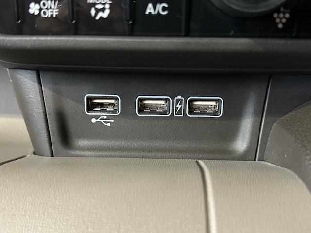 Ｎ－ＷＧＮ Ｌホンダセンシング　ナビＢカメラＥＴＣＢｌｕｅｔｏｏｔｈ接続ＵＳＢ接続追突軽減ブレーキアダクティブクルーズコントロールステアリングリモコンスマートキー電子パーキングオートブレーキホールドワンオーナー禁煙車（7枚目）