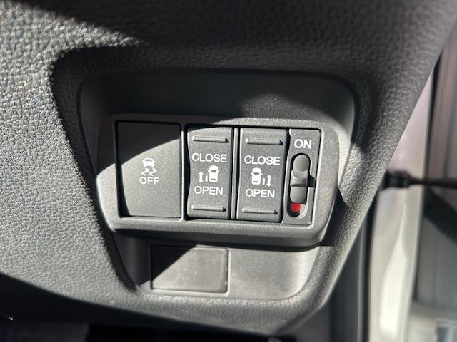 フリード エアーEX 元試乗車ナビBカメラフルセグBluetooth接続USB接続追突軽減ブレーキ電子パーキングオートブレーキホールドブラインドスポットインフォメーションLEDヘッドライト両側電動スライドドアスマートキー(6枚目)