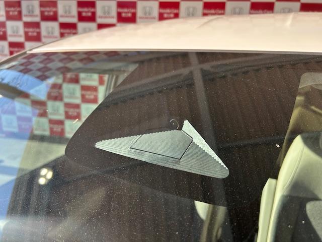 フリード エアーEX 元試乗車ナビBカメラフルセグBluetooth接続USB接続追突軽減ブレーキ電子パーキングオートブレーキホールドブラインドスポットインフォメーションLEDヘッドライト両側電動スライドドアスマートキー(10枚目)