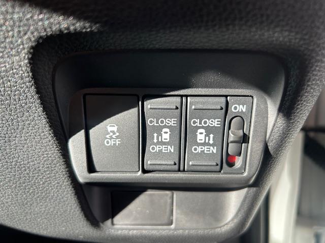 フリード エアーEX 元試乗車ナビBカメラフルセグBluetooth接続USB接続追突軽減ブレーキ電子パーキングオートブレーキホールドブラインドスポットインフォメーションLEDヘッドライト両側電動スライドドアスマートキー(13枚目)