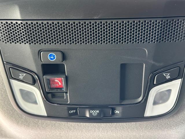 フィット ホーム　当社元レンタカーナビＢカメラＥＴＣフルセグＢｌｕｅｔｏｏｔｈ接続ＵＳＢ接続追突軽減ブレーキ電子パーキングオートブレーキホールドサイドカーテンエアバッグＬＥＤヘッドライトスマートキー２個禁煙車（18枚目）