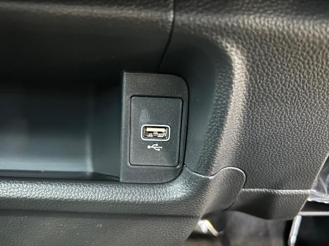 ＷＲ－Ｖ Ｚブラックスタイル　元試乗車ナビＢカメラフルセグＢｌｕｅｔｏｏｔｈ接続ＵＳＢ接続追突軽減ブレーキサイドカーテンエアバッグパドルシフトＬＥＤヘッドライトフォグランプスマートキー２個アダクティブクルーズコントロール禁煙車（5枚目）