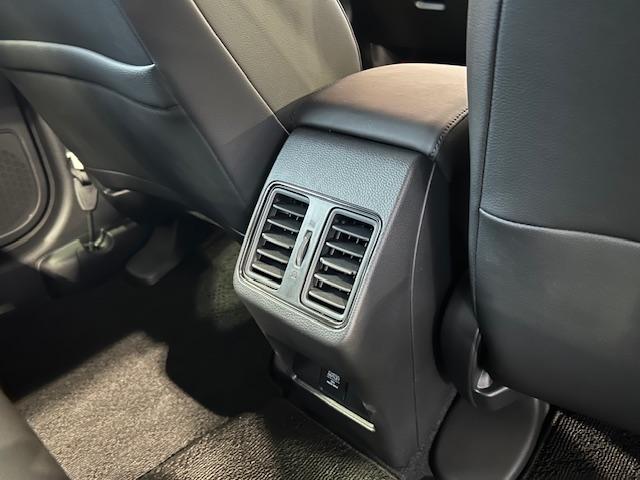 ＷＲ－Ｖ Ｚブラックスタイル　元試乗車ナビＢカメラフルセグＢｌｕｅｔｏｏｔｈ接続ＵＳＢ接続追突軽減ブレーキサイドカーテンエアバッグパドルシフトＬＥＤヘッドライトフォグランプスマートキー２個アダクティブクルーズコントロール禁煙車（22枚目）