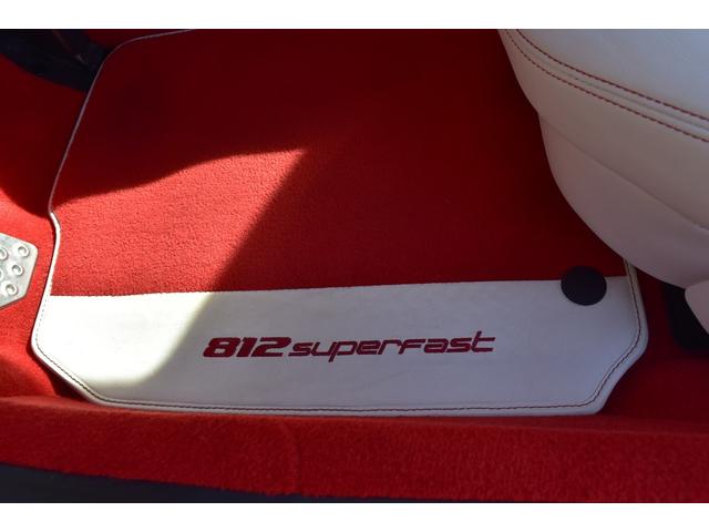 ８１２スーパーファスト ベースグレード　左Ｈ　２０インチ鍛造ホイール　パッセンジャーディスプレイ　アップルカープレイ　ＪＢＬ　カーボンパーツ　ディーラー車（48枚目）