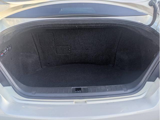 シーマ ハイブリッド　ＶＩＰ　Ｇ　サンルーフ　黒本革パワーシート　シートベンチレーション　メーカーナビ　ＴＶ　Ｂカメラ　ＥＴＣ　セキュリティ　ＢＯＳＥサラウンドシステム（12枚目）