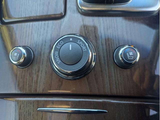 シーマ ハイブリッド　ＶＩＰ　Ｇ　サンルーフ　黒本革パワーシート　シートベンチレーション　メーカーナビ　ＴＶ　Ｂカメラ　ＥＴＣ　セキュリティ　ＢＯＳＥサラウンドシステム（39枚目）