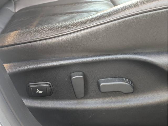 シーマ ハイブリッド　ＶＩＰ　Ｇ　サンルーフ　黒本革パワーシート　シートベンチレーション　メーカーナビ　ＴＶ　Ｂカメラ　ＥＴＣ　セキュリティ　ＢＯＳＥサラウンドシステム（48枚目）