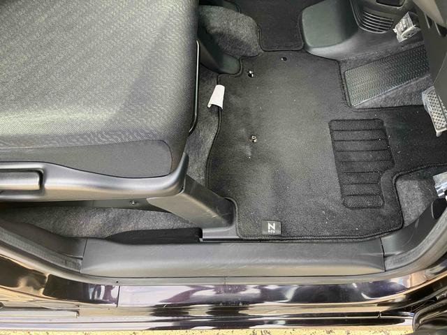Ｎ－ＢＯＸカスタム Ｇ・Ｌパッケージ　両側スライド・片側電動　オートライト　ＨＩＤ　スマートキー　アイドリングストップ　電動格納ミラー　ベンチシート　ＣＶＴ　ＥＳＣ　チップアップシート　アルミホイール（25枚目）